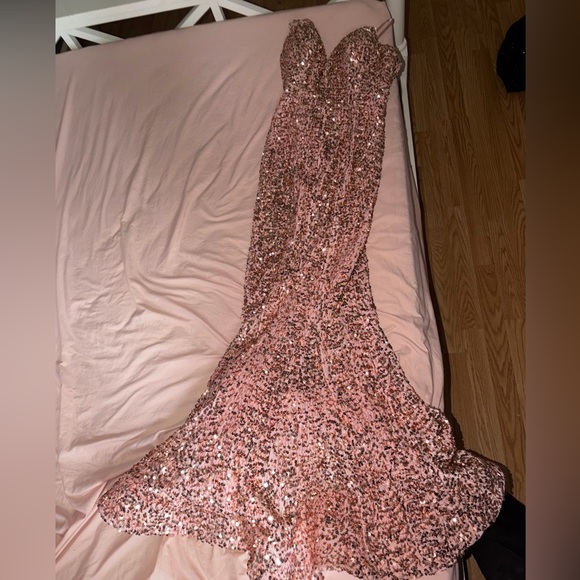 Portia and Scarlett Rose Gold Sequin Mermaid Prom Dress✨🥂